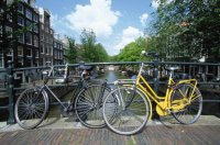Amesterdão, cidade liberal e tolerante, dos canais e das bicicletas...